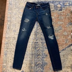 American Eagle distressed jegging